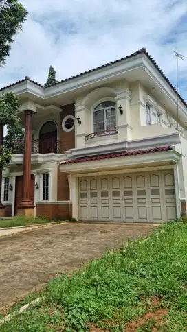 Rumah 2 Lantai Bagus Furnished di Taman Diponegor Lippo Karawaci