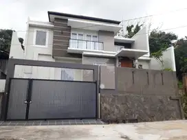 Rumah  Dijual Baru 2 Lt  di Borobudur Dkt Suratmo Manyaran Semarang