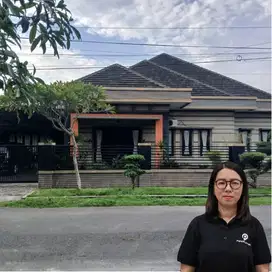 villa dijual lokasi strategis