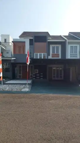DIJUAL RUMAH MURAH 2 LANTAI SUDAH RENOVASI DI CLUSTER KOTA WISATA!