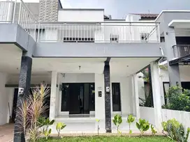 Disewakan rumah di Raffles Hills Depan rumah ada taman
