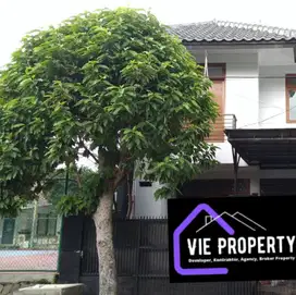 Rumah cantik taman Laguna Cibubur full furnish