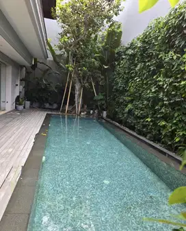 Jual rumah mewah PIK 17x27 3lantai ada swimming pool + lift
