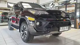 TOYOTA FORTUNER 2017 VRZ TRD 2.4 Hitam
