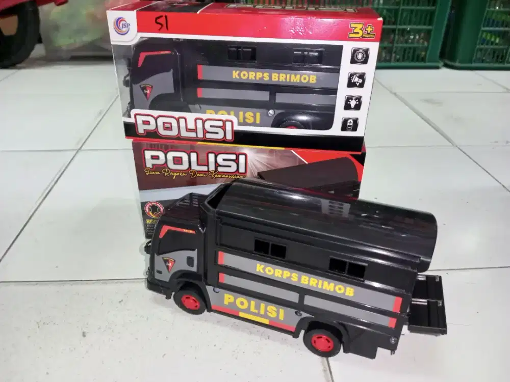 Mainan anak mobil polisi baterai