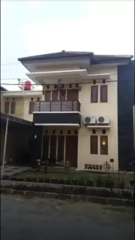 Dijual/disewakan rumah strategis tengah kota Bandung 50juta