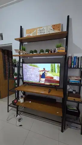 Rak TV 4 tingkat, kokoh, sangat bagus