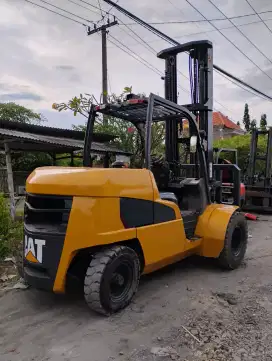 Forklift caterpillar 5 ton