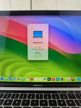 Macbook Pro M1 Ram 16 Ssd 512 layar 13 inch lengkap full set