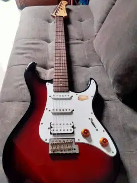Gitar listrik facifica Yamaha