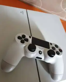 Jual Ps 4 kondisi mulus sperti baru