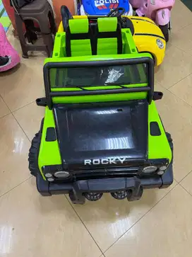 MOBIL AKI BORONGAN