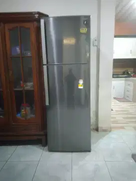 Jual lemari es 2 pintu sharp