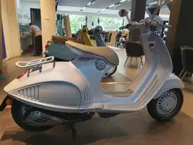 Vespa 946 Snake