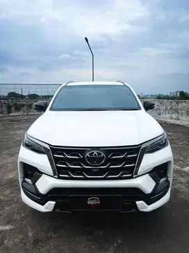 LOW KM 15RB TOYOTA FORTUNER GR 2.8 TETRADRIVE 4X4 2022