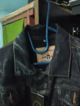 Dijual jaket denim pria,Size L,lokasi cawang jakarta timur