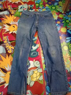 Dijual celana denim pria,size 33,lokasi cawang,masih bagus bgt