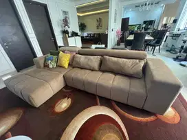 Sofa L 3 4 seater dari Ivaro baru pakai 2 minggu kondisi seperti baru