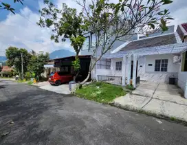 Rumah cluster Tampak Siring di Sentul City