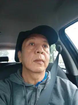 Cari kerja sebagai driver pribadi.office.