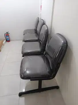 Dijual 1 unit Kursi Tunggu Second (4 kursi)