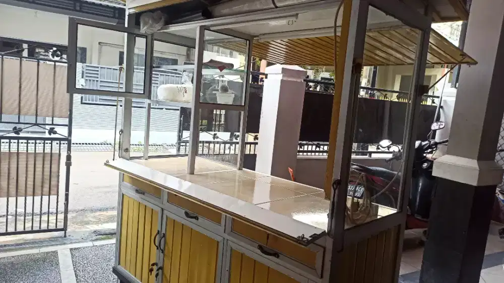 Gerobak dagang/jualan kondisi bagus, terawat dan siap jualan- Termurah