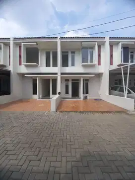 DIJUAL RUMAH 2 LANTAI SIAP HUNI BEBAS BANJIR SHM FREE BIAYA ALL IN