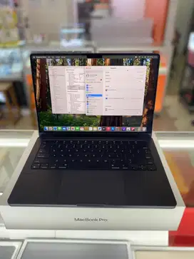 Macbook Pro M3 Pro 14 inch 2023 18/512GB Garansi iBox Panjang