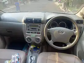 Toyota Avanza 2010 Bensin