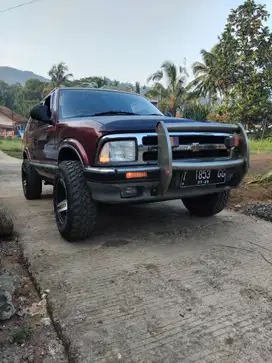 Opel Blazer 1997 Bensin