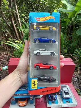 Ferrari Enzo, F40, 458 S, 430 Scuderia, 612 S, by Hotwheels Ferrari 5