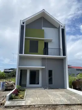 Dijual rumah dua lantai di panaikang Urip sumiharjo makassar