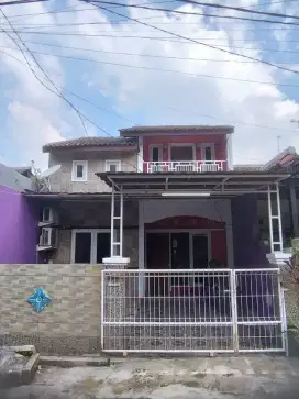 DISEWAKAN RUMAH 2 LANTAI AREA CIKARANG PUSAT