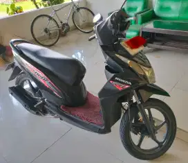Honda beat tahun 2013 warna hitam