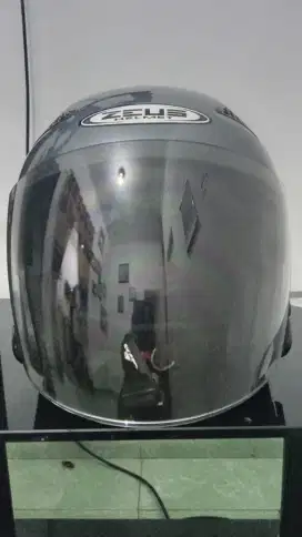 HELM ZEUS 610 BEKAS SEPERTI BARU