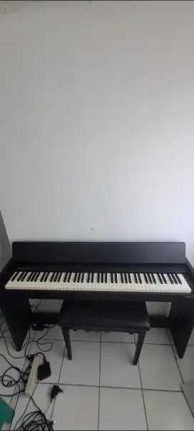 Roland Digital Piano F-140R