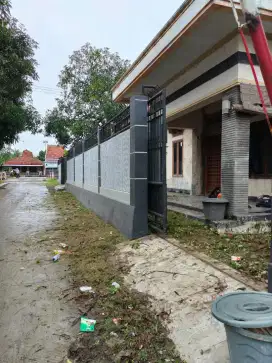 Rumah dengan Tanah yang luas