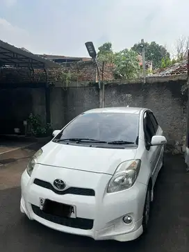 Toyota Yaris S Limited Putih