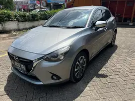 Mazda 2 R AT 2015 Silver