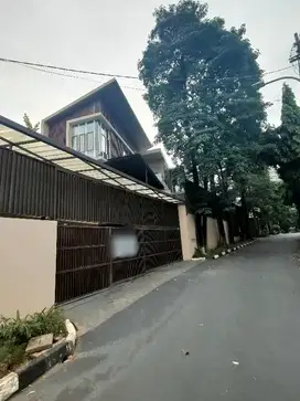 Dijual Rumah Mewah siap huni dalam komplek Simprug Gol dekat Senayan