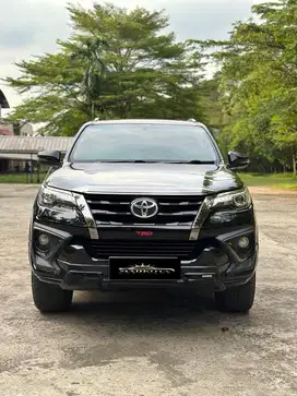 Toyota fortuner vrz 2.4 trd at 2020/2021,Km 60ribuan free bbn,solar