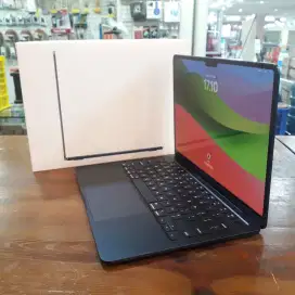 Macbook Air 13 inch M2 , 2022