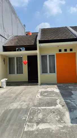 Rumah siap huni di cluster Cibubur
