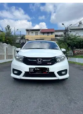 Jual mobil brio Rs metik wrna putih