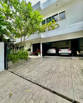 Dijual Rumah bagus kolam renang di kebayoran baru,jakarta selatan