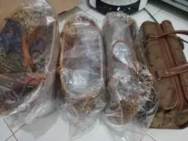 Tas tangan rajutan bambu dan Kulit
