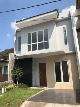 Dijual Rumah Baru 2 Lantai  Bukit Palma Citraland New Modern Minimalis