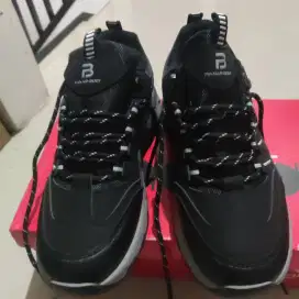 Dijual Sepatu Panarybody Size 40 Original Outdoor