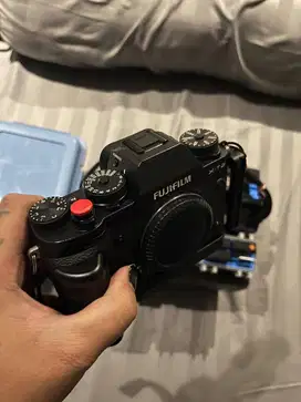 FUJIFILM XT2 BODY ONLY FULLSET BOX DAN ACCESORIS