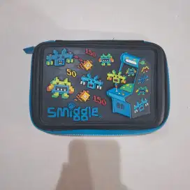 Preloved Kotak Pensil Smiggle Warna Biru Hitam
